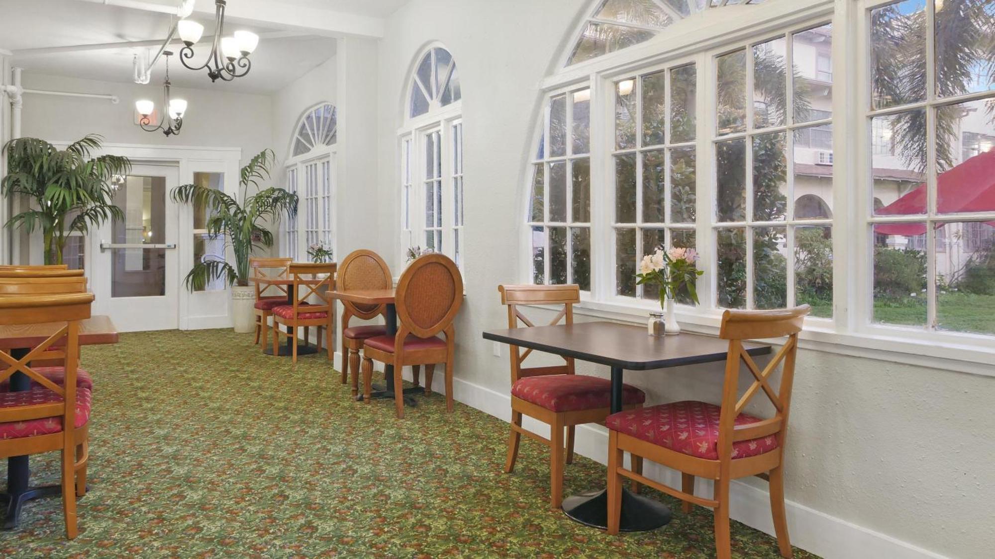 Crystal Bay Historic Hotel Αγία Πετρούπολη Εξωτερικό φωτογραφία